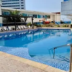 Comfortable Apt By The Beach With 180º Ocean Views