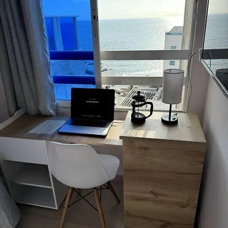 Comfortable Apt By The With 180º Ocean Views *