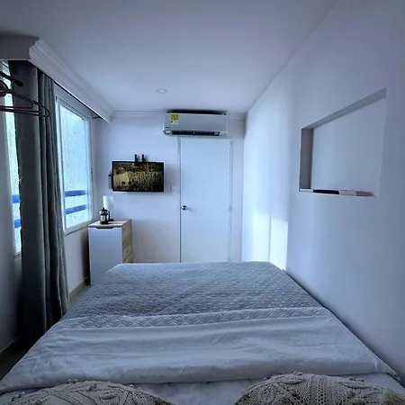 Comfortable Apt By The With 180º Ocean Views Apartamento Cartagena