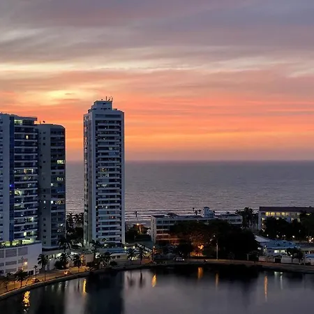 Apartamento Comfortable Apt By The With 180º Ocean Views