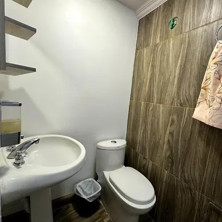 Comfortable Apt By The With 180º Ocean Views Apartamento