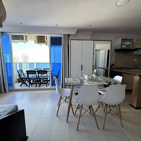 Comfortable Apt By The With 180º Ocean Views Apartamento *